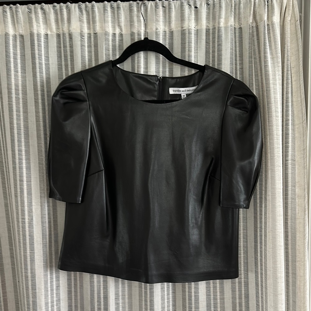 CUPCAKES AND CASHMERE Black Faux Leather elbow-length Puff Sleeve